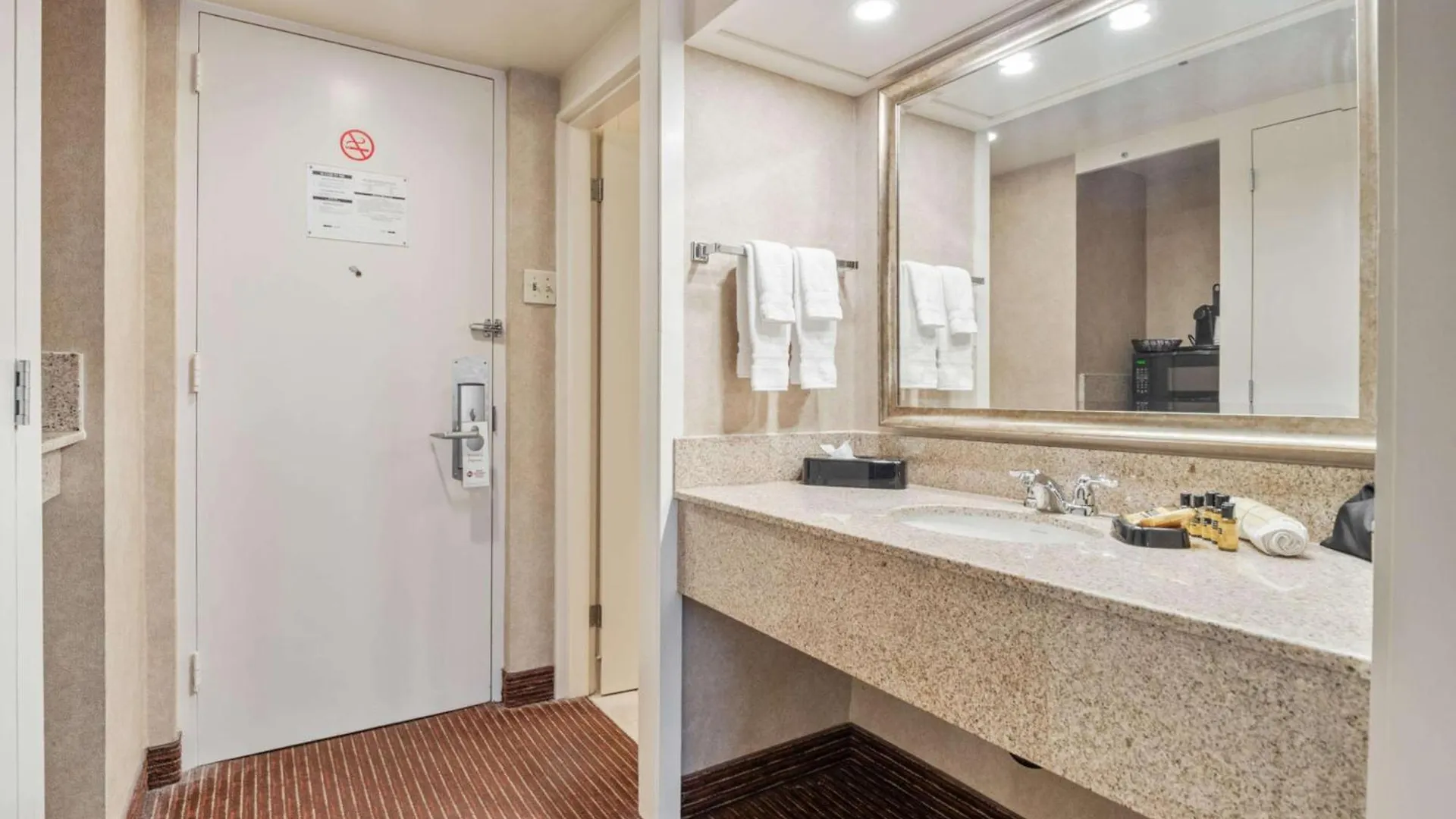 Best Western Plus Cairn Croft Hotel Niagara Falls 3*,
